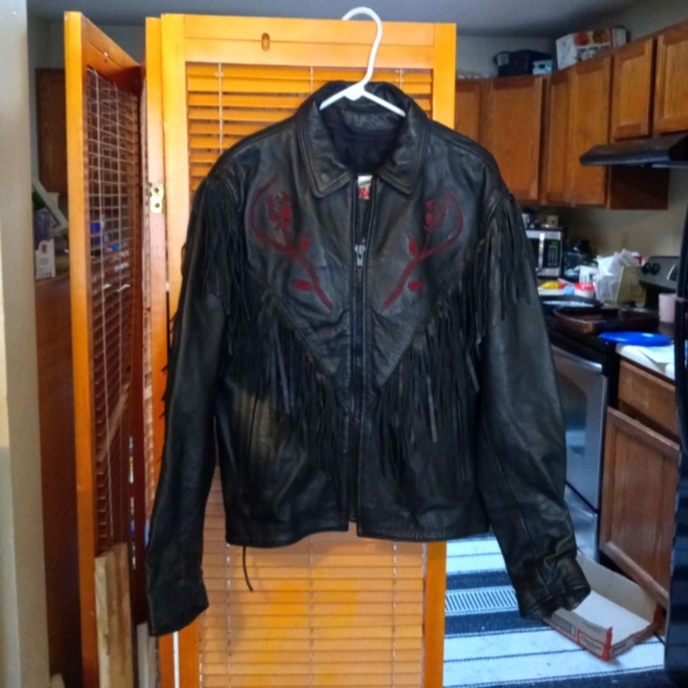 Stylish Route66 Black Leather Frayed Front & Back Red Rose Decal Bikers Jacket.